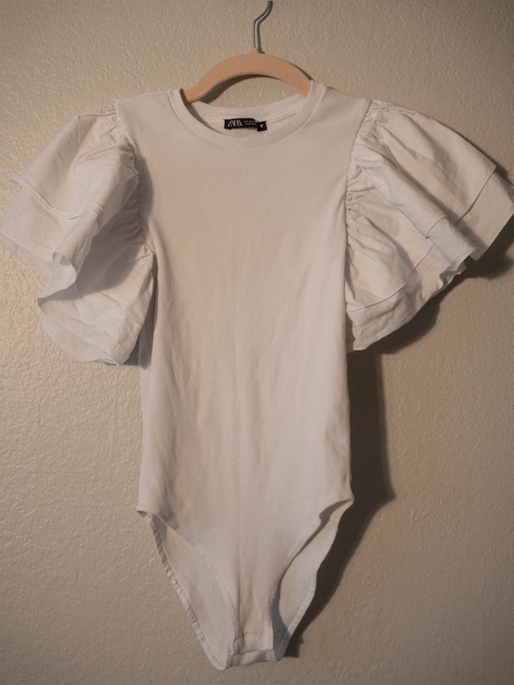 Zara White Ribbed Crew Neck Top with Label Detail